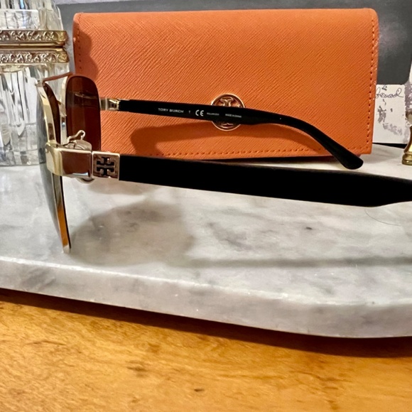 Tory Burch Sunglasses - Picture 3 of 4